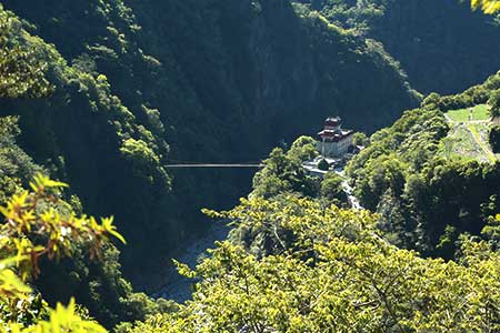 遠眺天龍吊橋